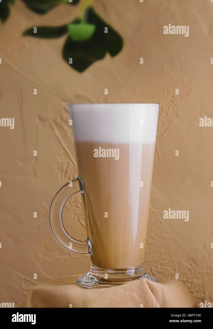 Nourriture, latte glacé au caramel avec crème fouettée Banque D'Images Nourriture, latte glacé au caramel avec crème fouettée Banque D'Images