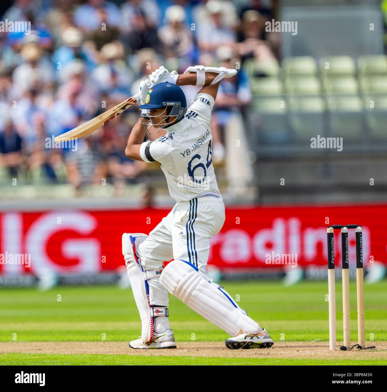Yashasvi Jaiswal battant pour l'Inde dans le 2e Rothesay test match entre l'Angleterre et l'Inde Banque D'Images
