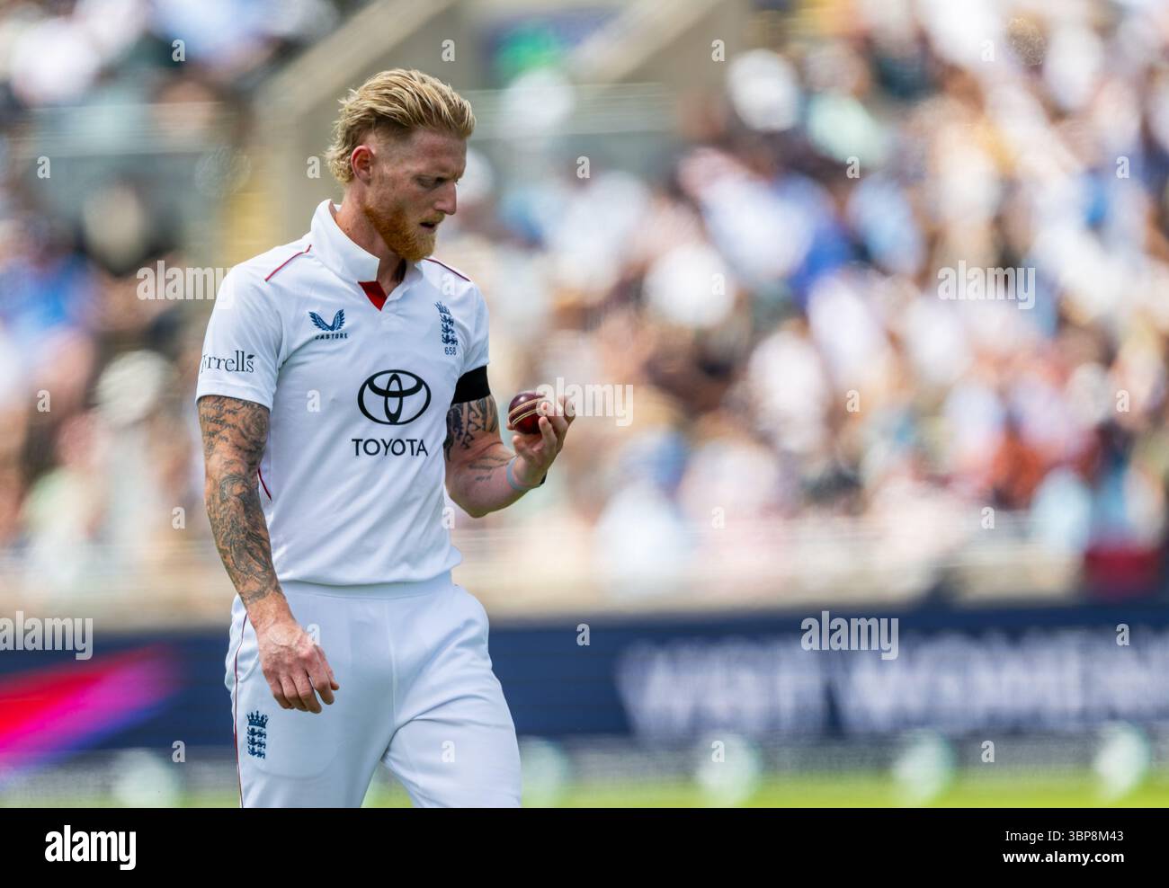 Ben Stokes se prépare à jouer pour l'Angleterre dans le 2e Rothesay test match entre l'Angleterre et l'Inde Banque D'Images