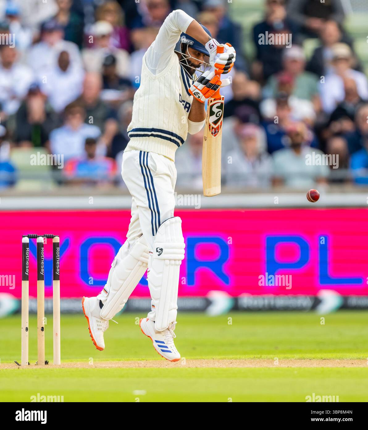 Ravindra Jadeja battant pour l'Inde dans le 2ème Rothesay test match entre l'Angleterre et l'Inde Banque D'Images