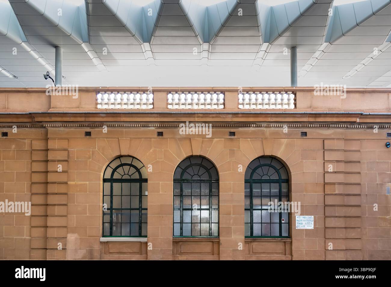 La nouvelle extension du métro de Sydney, conçue par Woods Bagot, se trouve sous un toit spectaculaire au-dessus de la gare centrale historique de la ville. Comme Australi Banque D'Images