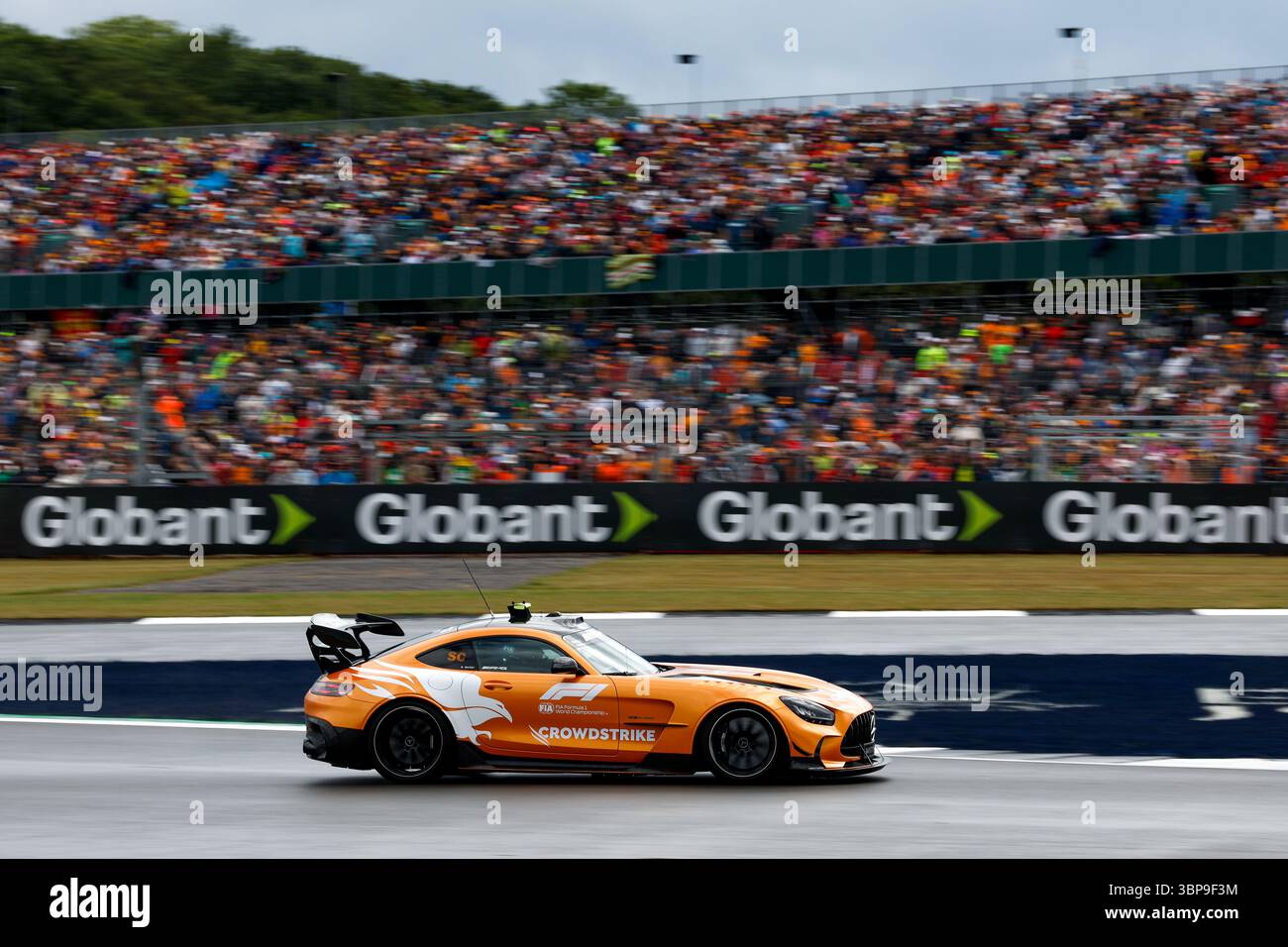 FIA Mercedes-AMG GT Black Series Safety car lors du Grand Prix de Grande-Bretagne de formule 1 Qatar Airways 2025, 12ème manche du Championnat du monde de formule 1 FIA 2025 du 4 au 6 juillet 2025 sur le circuit de Silverstone, à Silverstone, au Royaume-Uni Banque D'Images