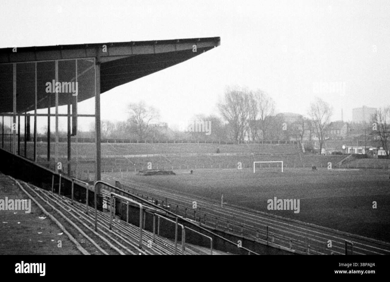 Années soixante, stade à la rue Castrop à Bochum le 21.04.1965, aujourd'hui stade Vonovia Ruhr, sports, football, site du match Italie vs Irlande 2-0 dans le cadre du tournoi International UEFA Youth Class Tournament 1965, quart de finale Banque D'Images