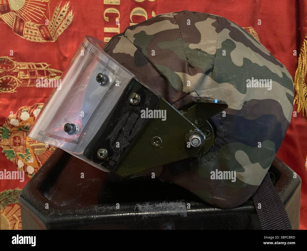 Casque balistique russe ZSH-1-2M. - Image de stock capturée avec un smartphone