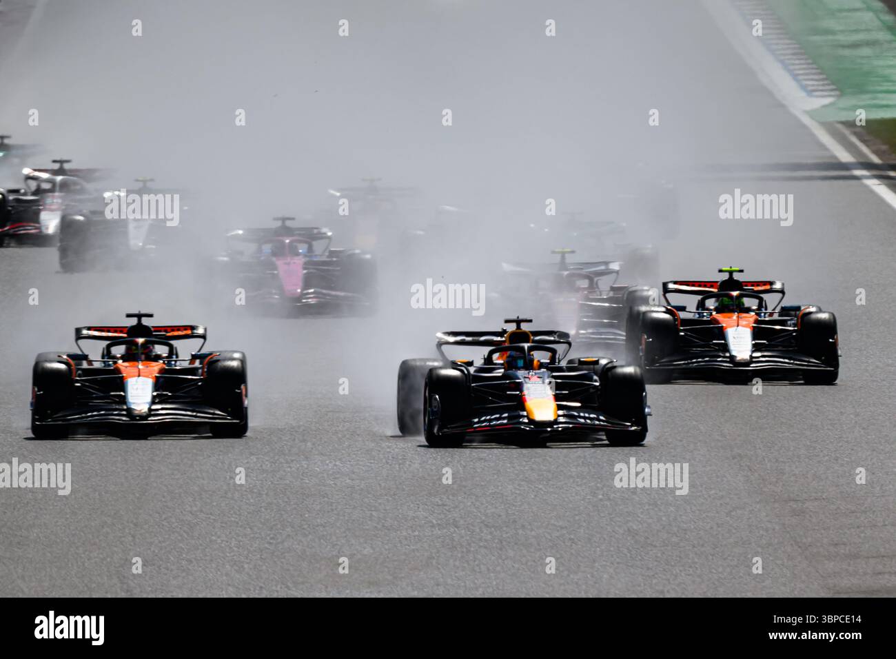 TOWCESTER, ROYAUME-UNI. 06 juillet : vue générale du départ de la course du dimanche lors du Qatar Airways British Grand Prix 2025 au circuit de Silverstone le dimanche 06 juillet 2025 à TOWCESTER, ANGLETERRE. Crédit : Taka G Wu/Alamy Live News Banque D'Images