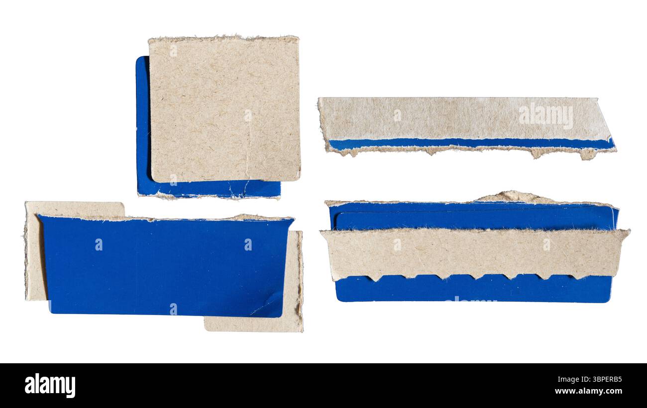 Collage art à partir d'un emballage en papier bleu déchiré adapté pour une utilisation comme fond de zone de texte avec chemin de détourage. Forme géométrique créée à partir de pourriels. Banque D'Images