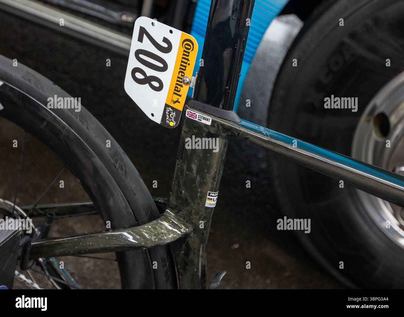 Tour de France 2025, étape 3, Valenciennes > Dunkerque gros plans du nouveau protype de Factor Bikes piloté par Jake Stewart (Israël - premier T Banque D'Images