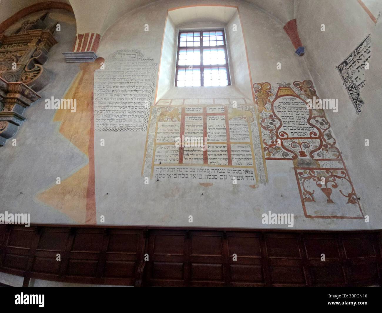 La belle synagogue du 17ème siècle à Tykocin, Pologne. - Image de stock capturée avec un smartphone
