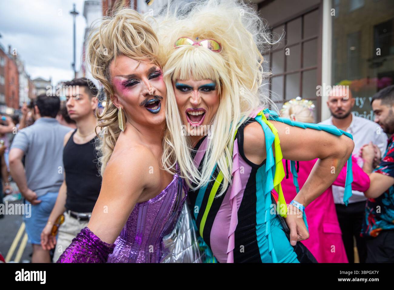 Drag Queens à Soho pendant Pride à Londres 2025 Banque D'Images