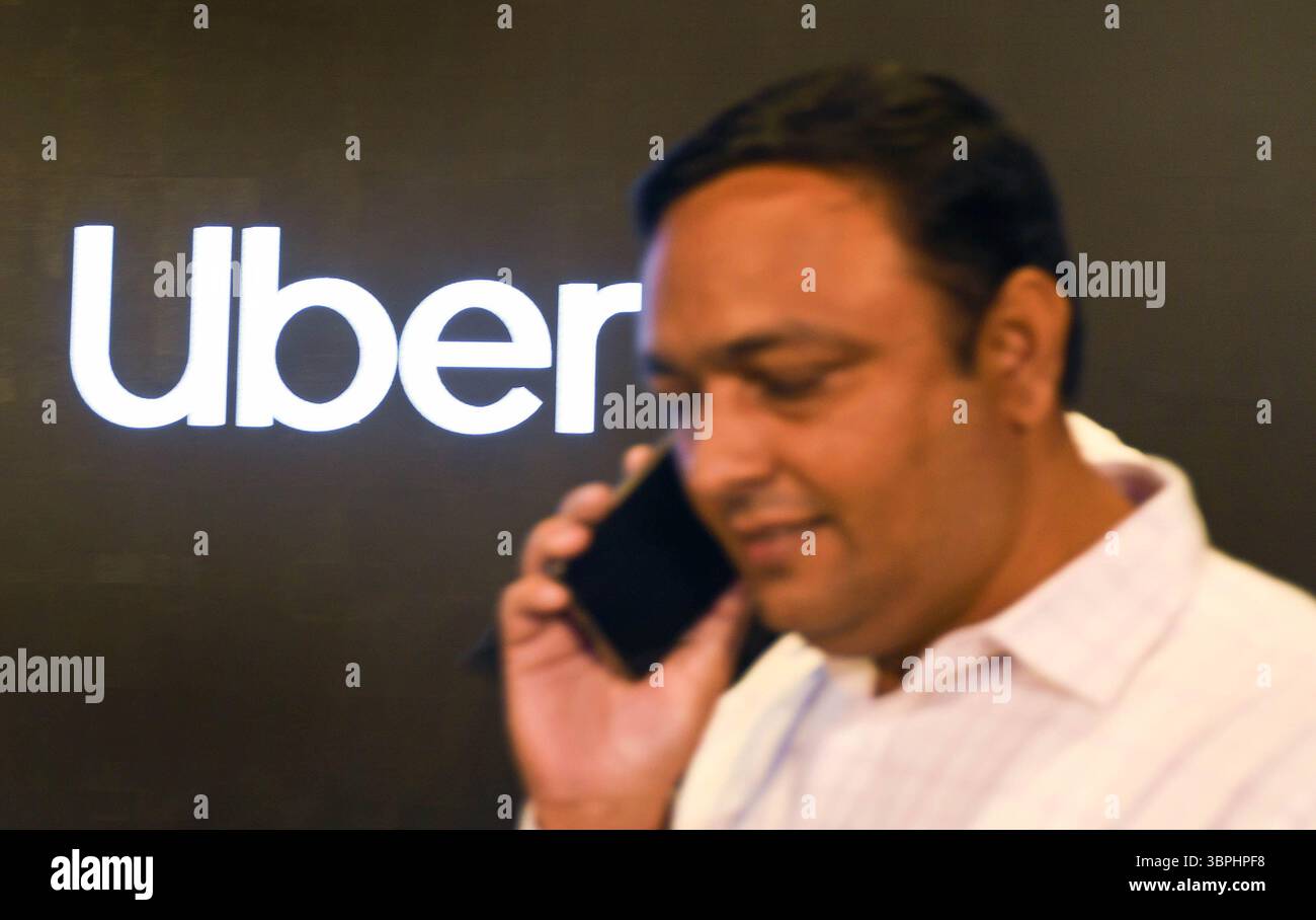 Mumbai, Inde. 08 juillet 2025. Prabhjeet Singh, président d’Uber Inde et Asie du Sud pose pour une photo après avoir dévoilé de nouvelles fonctionnalités pour redéfinir les manèges quotidiens en les rendant plus abordables, accessibles et élevés pour des millions de personnes à travers l’Inde lors d’une conférence de presse à Mumbai. Crédit : SOPA images Limited/Alamy Live News Banque D'Images