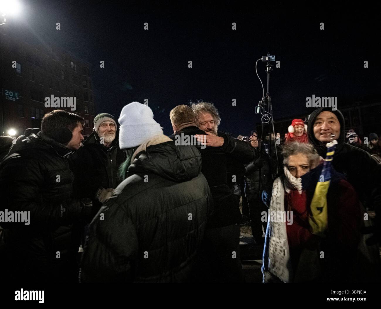 Famille et sympathisants attendent devant la prison DC, espérant que les détenus purgeant des peines pour l’insurrection du 6 janvier seront graciés par le président Trump. 20 janvier 2025. Banque D'Images