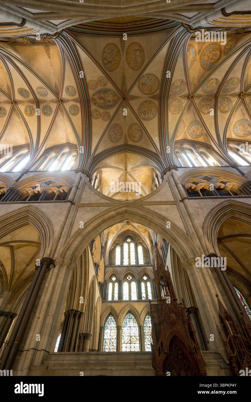 Traversée dans le chœur, cathédrale de Salisbury, Angleterre, Royaume-Uni Banque D'Images