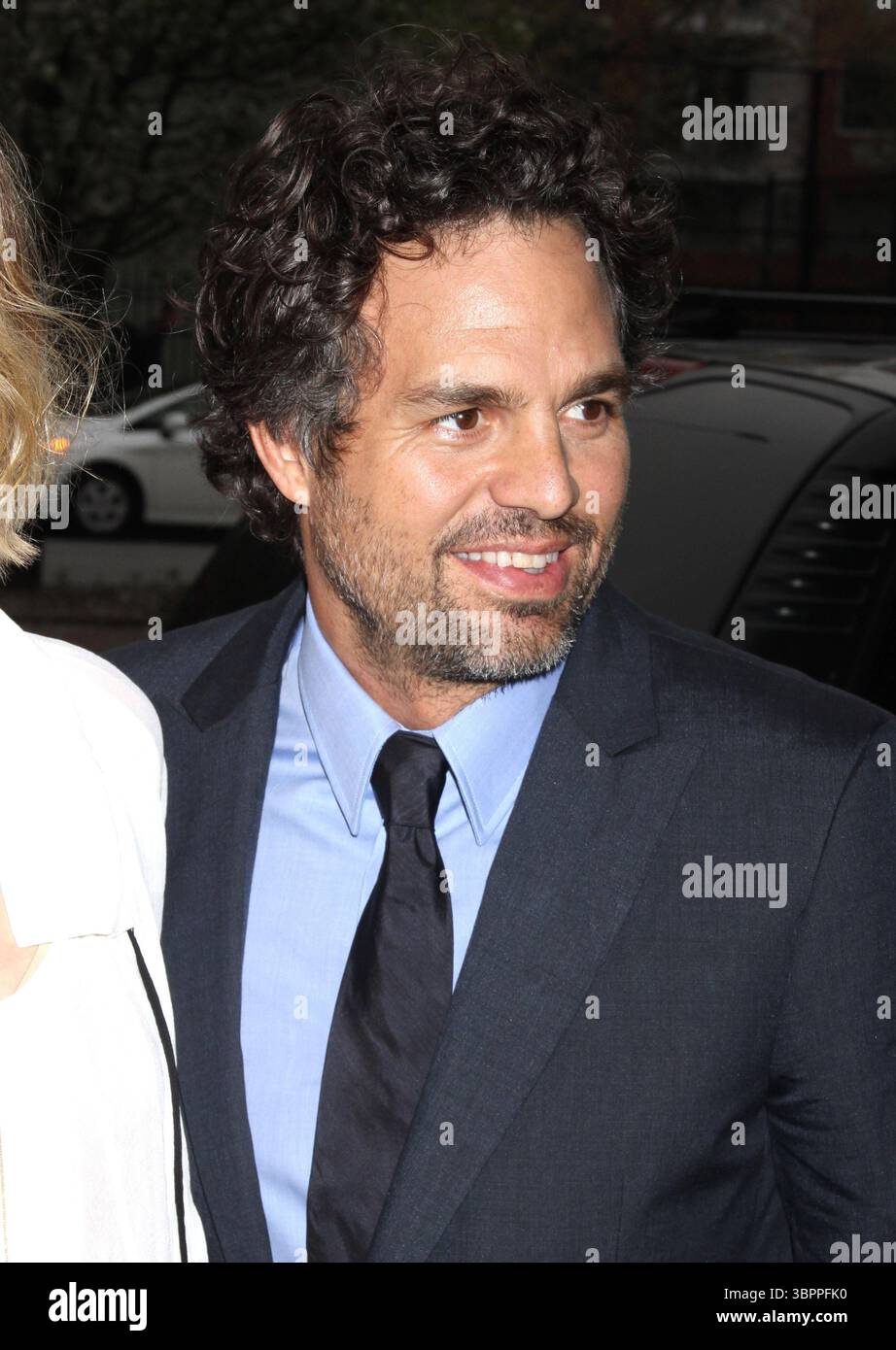 Mark Ruffalo et Sunrise Coigney lors de la projection de 'Sympathy for Delicious' au Landmark's Sunshine Cinema de New York - 25 avril 2011 Banque D'Images