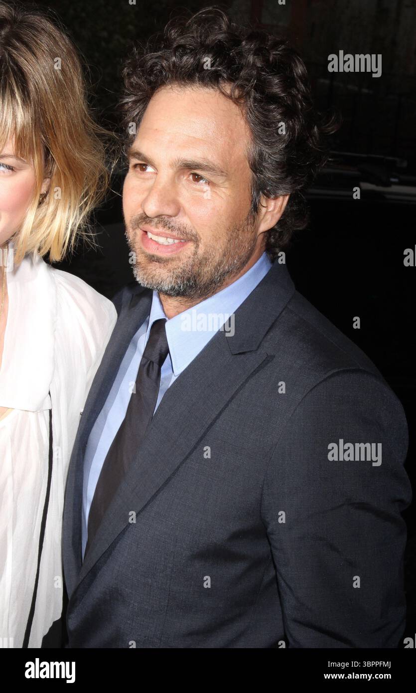 Mark Ruffalo et Sunrise Coigney lors de la projection de 'Sympathy for Delicious' au Landmark's Sunshine Cinema de New York - 25 avril 2011 Banque D'Images