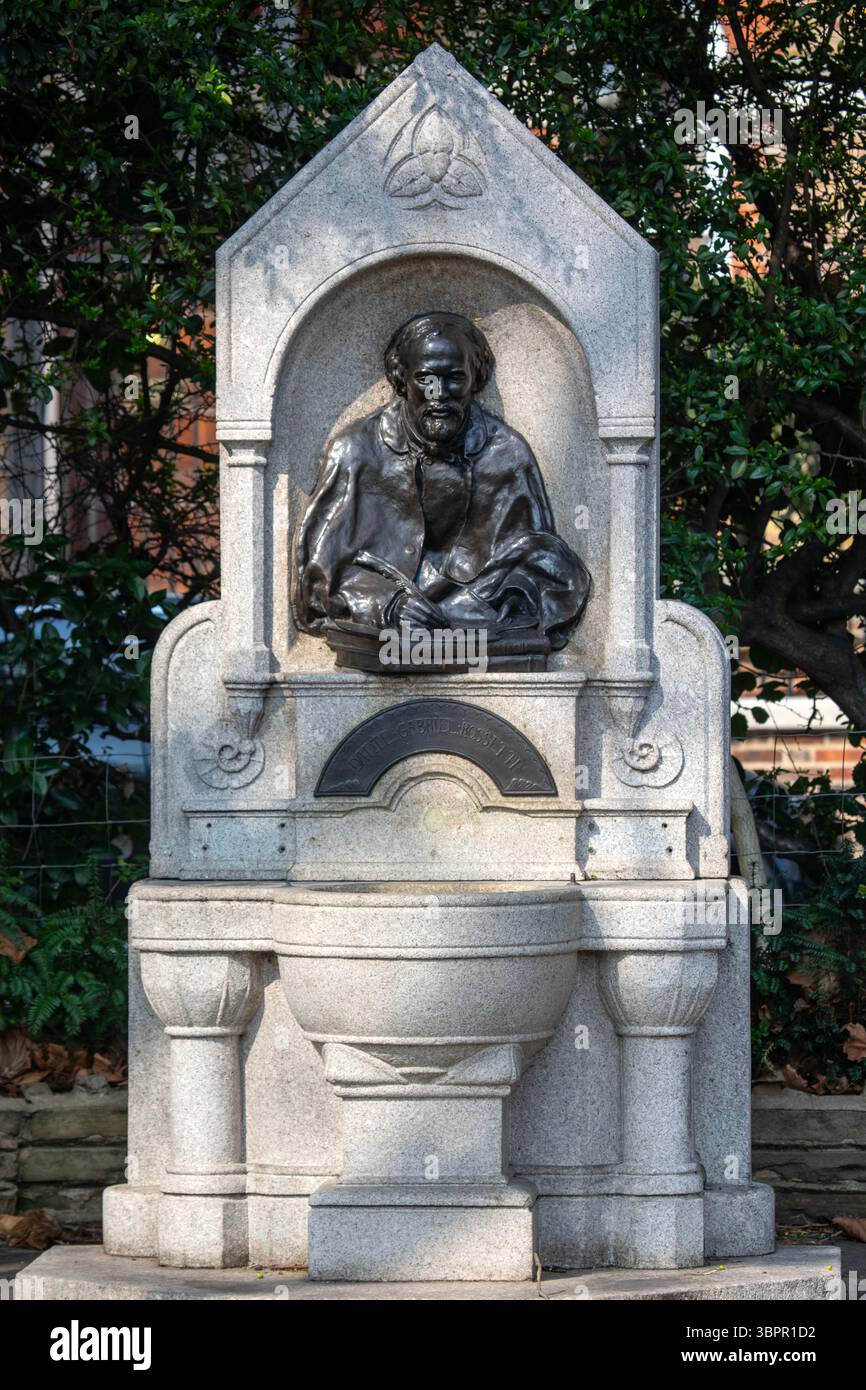Fontaine de Rossetti - une fontaine commémorative dédiée au célèbre poète anglais Dante Gabriel Rossetti, située dans les jardins de Chelsea Embankment Banque D'Images