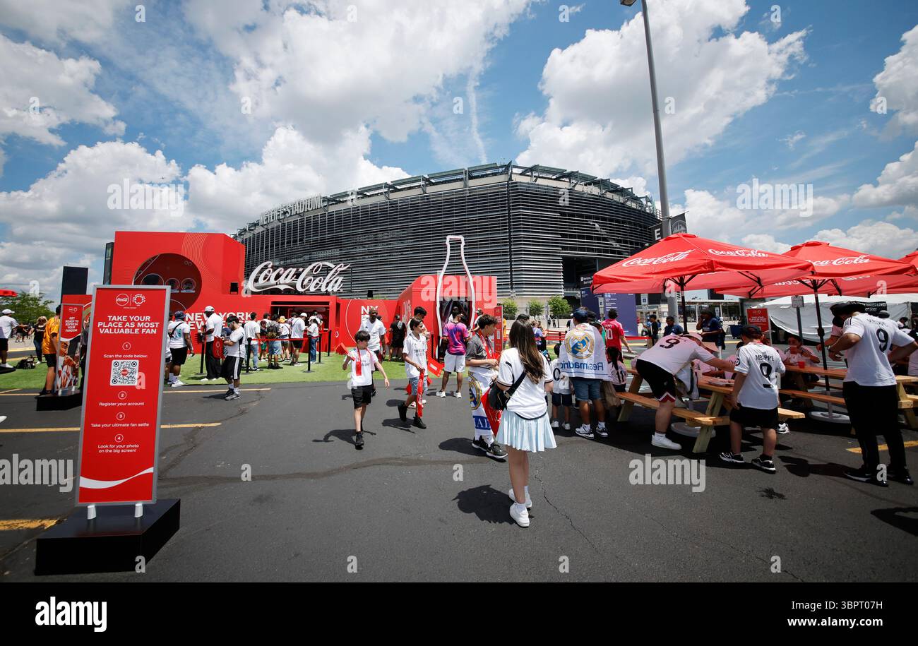 New Jersey, États-Unis. 9 juillet 2025. Le parrainage de Coca Cola en preuve au Metlife Stadium lors de la demi-finale de la Coupe du monde des clubs Paris Saint Germain vs Real Madrid au Metlife Stadium, New Jersey. Le crédit photo devrait se lire comme suit : David Klein/Sportimage crédit : Sportimage Ltd/Alamy Live News Banque D'Images
