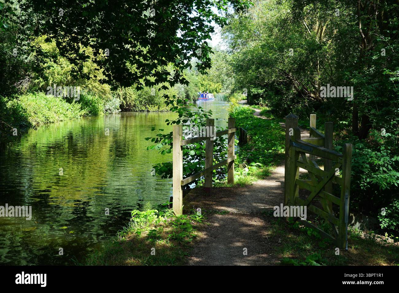 Chemin de halage près de Hunsdon Mill Lock Banque D'Images