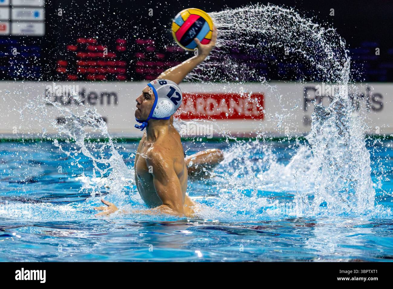 ISTANBUL, TURQUIE - 9 JUILLET 2025 : match du Championnat d'Europe de water-polo masculin U16 entre l'Espagne et la Serbie au complexe sportif Beylikdüzü, Istanbul. Crédits : ahmetozkanPhotography Banque D'Images