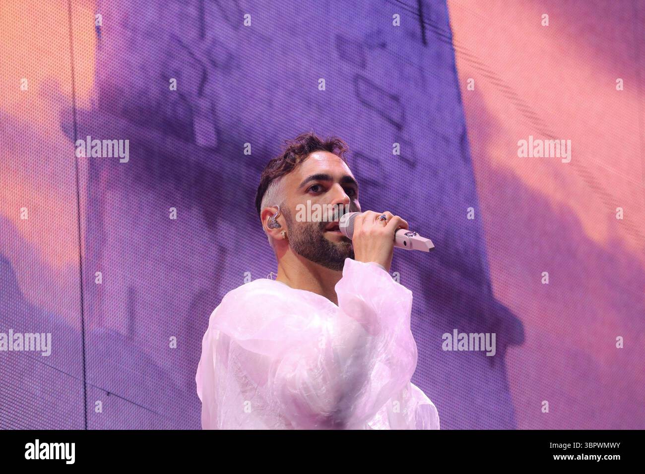 Turin, Italie. 10 juillet 2025. Le chanteur italien Mengoni lors du concert à Turin pendant MENGONI DEGAGI STADI, concert de musique à TURIN, Italie, 09 juillet 2025 crédit : Agence photo indépendante/Alamy Live News Banque D'Images