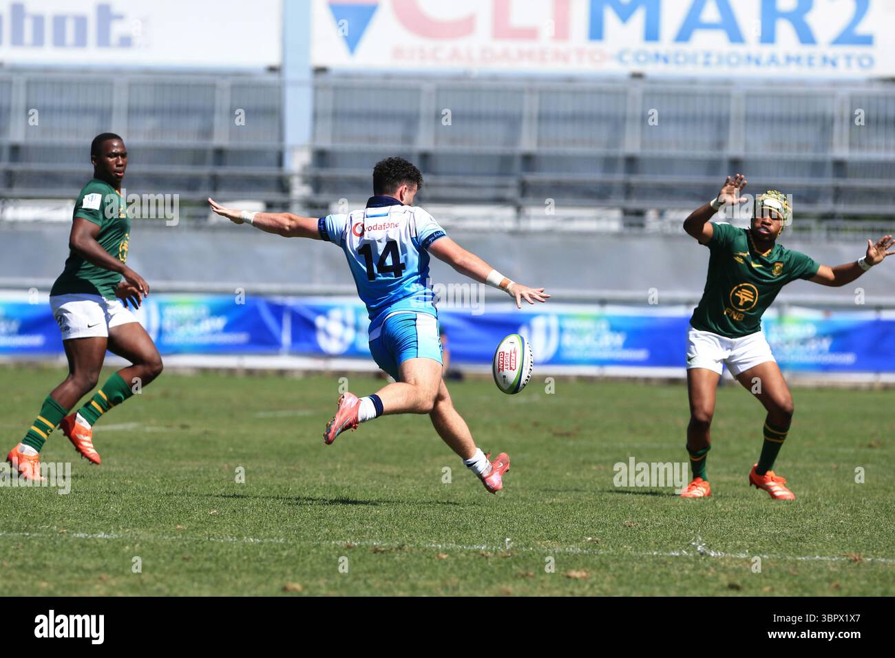 Calvisano, Italie. 09 juillet 2025. Le joueur écossais Cheswill Jooste donne un coup de pied lors du match du Championnat du monde de rugby U20 entre l'Écosse et l'Afrique du Sud au San Michele Stadium, Calvisano, en Italie. (Crédit : Federico Zovadelli/Alamy Live News) Banque D'Images
