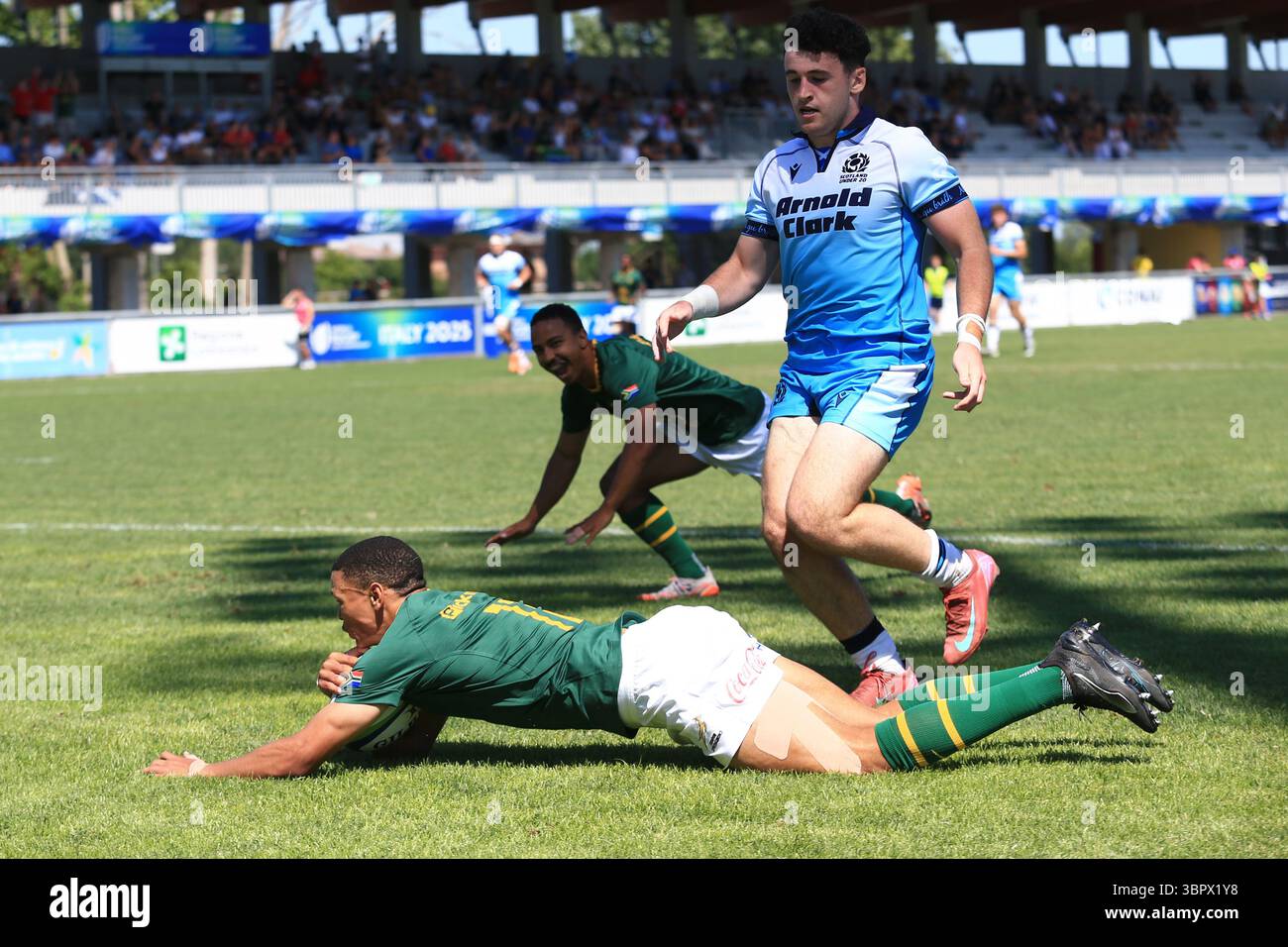 Calvisano, Italie. 09 juillet 2025. Le joueur sud-africain Jaco Williams marque un essai lors du match du Championnat du monde de rugby U20 entre l'Écosse et l'Afrique du Sud au San Michele Stadium, Calvisano, en Italie. (Crédit : Federico Zovadelli/Alamy Live News) Banque D'Images