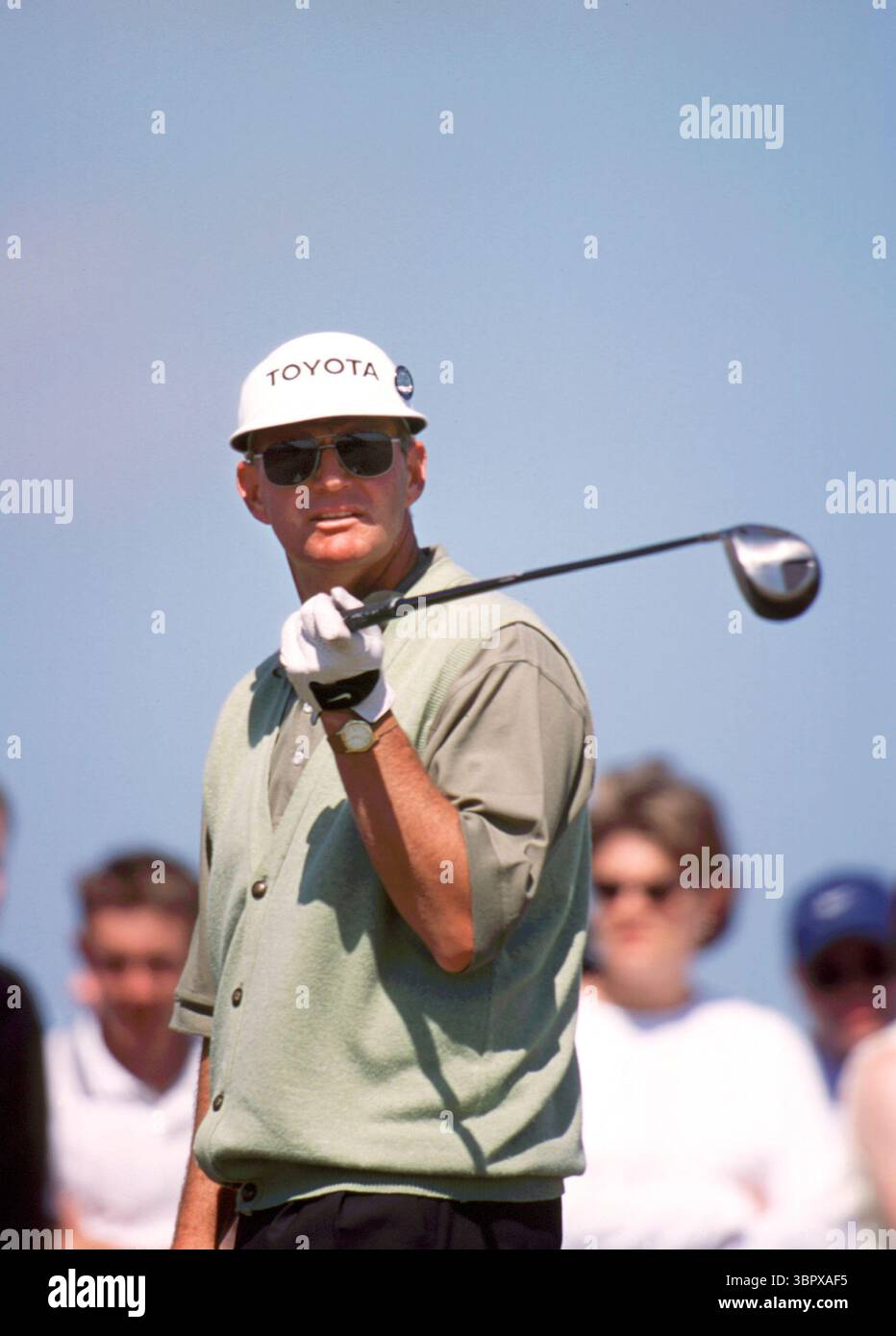 010722/ROYAL LYTHAM ST. ANNES, BLACKPOOL, UK/PHOTO MARK NEWCOMBE/THE OPEN CHAMPIONSHIP Sandy Lyle Picture credit : Mark Newcombe / visions in Golf L'Open Championship 2001, la 130e édition de la plus ancienne majeure du golf, s'est tenue du 19 au 22 juillet 2001 au Royal Lytham & St Annes Golf Club de Lytham St Annes, Angleterre. Banque D'Images