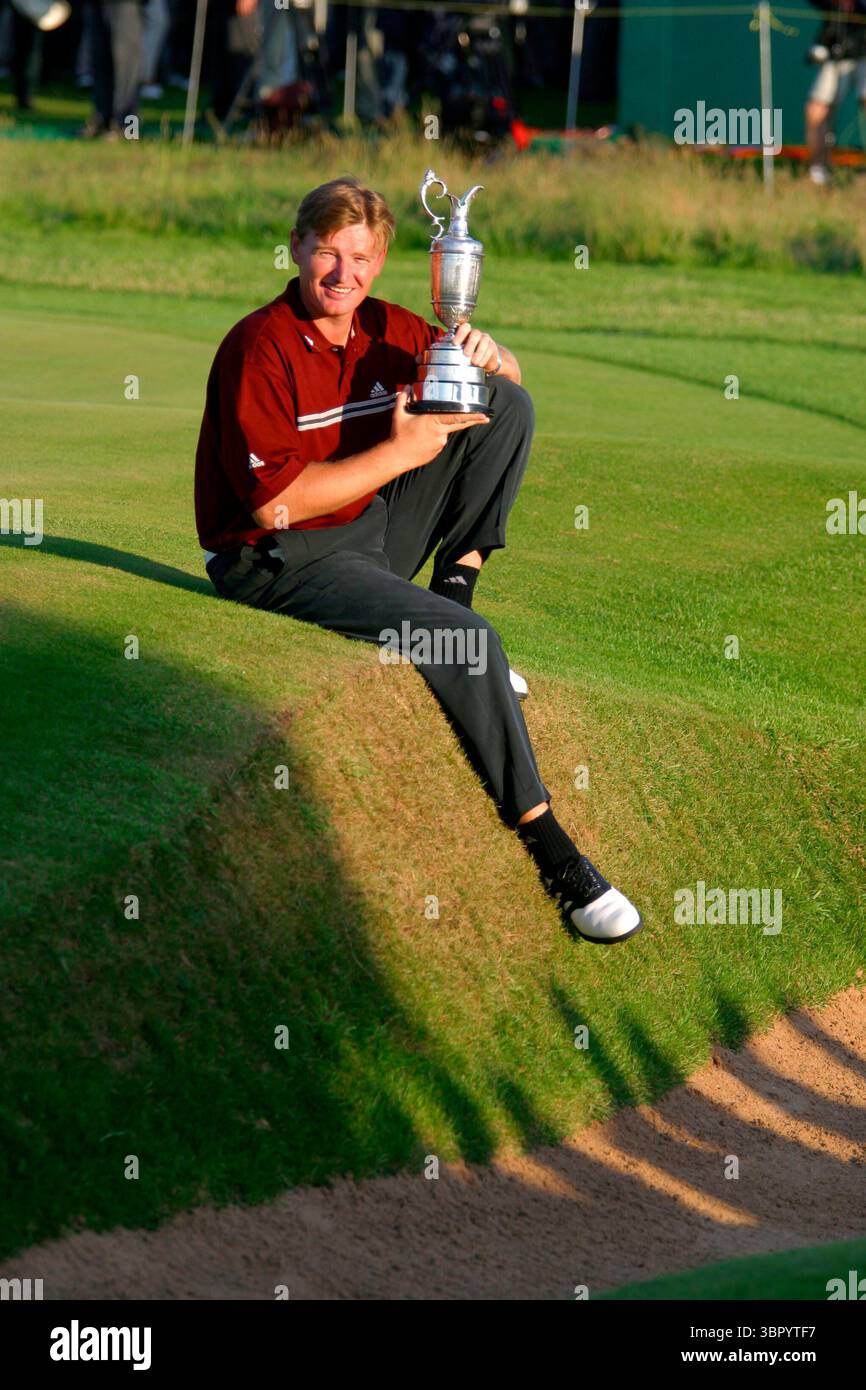 020721/Muirfield, Écosse/photo Mark Newcombe/le 131e championnat Open 2002 Ernie Els avec la cruche Claret après avoir gagné. Le 131e champion Open Banque D'Images