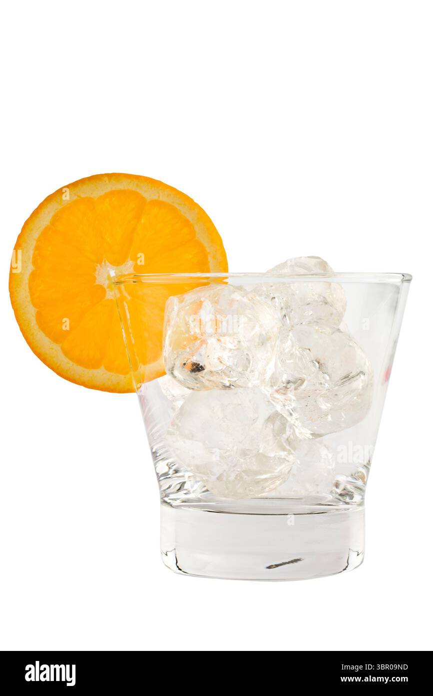 Verre à whisky avec glace et citron Banque D'Images