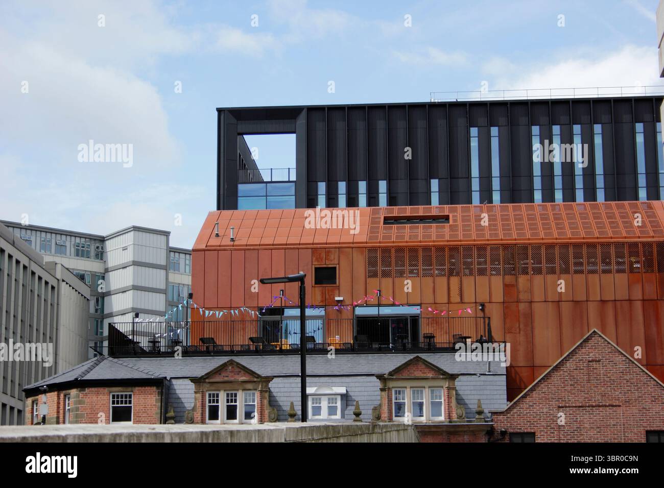 Cambridge Street collective, Sheffield. Le plus grand hall alimentaire d'Europe construit à cet effet dans un site industriel caverneux sur des bâtiments victoriens. ROYAUME-UNI Banque D'Images