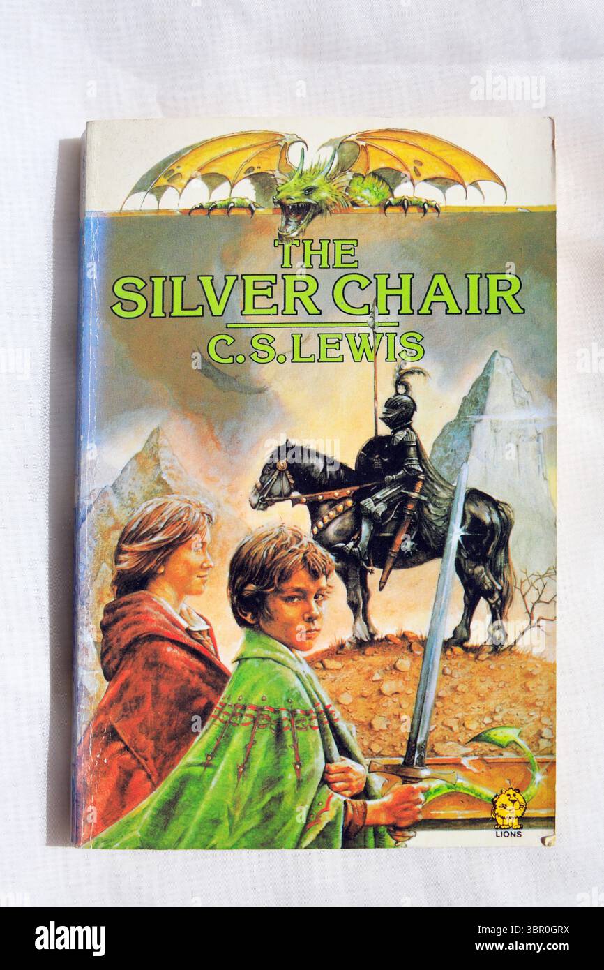 Photographie de - la chaise d'argent par C. S. Lewis. Configuration du studio. Couverture de livre utilisée sur fond blanc Banque D'Images