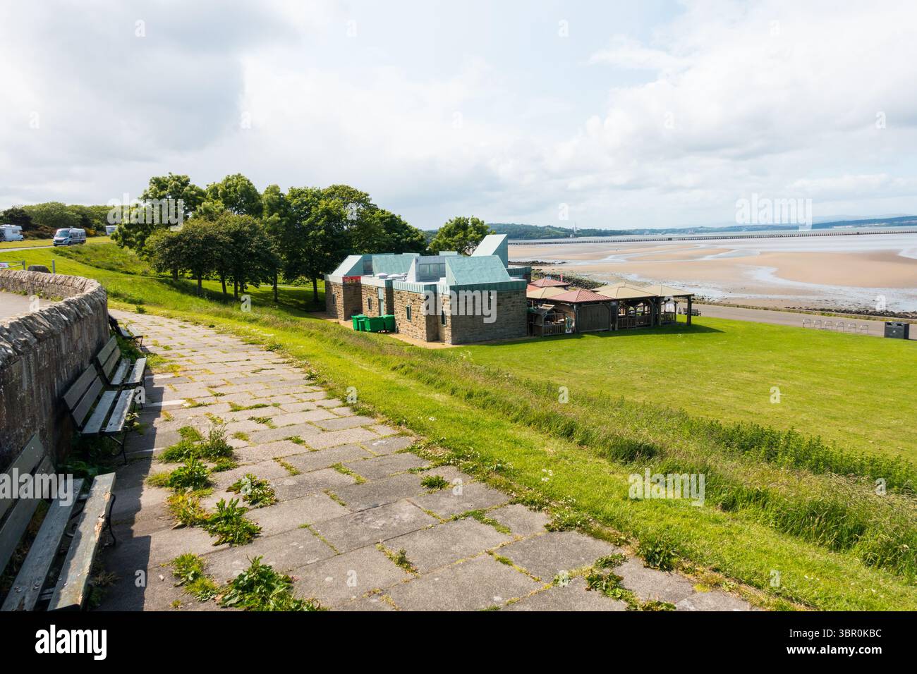 Boardwalk Beach Club sur Cramond Promenade, Édimbourg, Écosse, Royaume-Uni. Banque D'Images