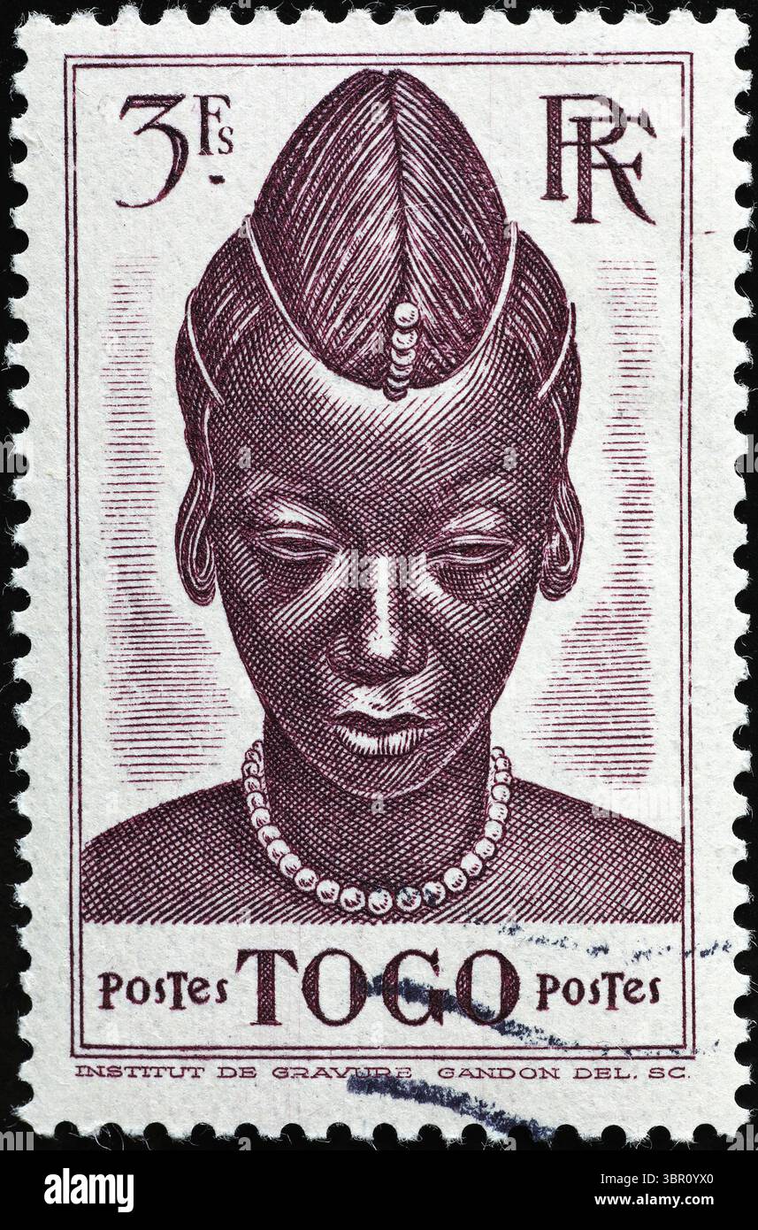 Portrait de femme sur l'affranchissement vintage stamo du Togo Banque D'Images