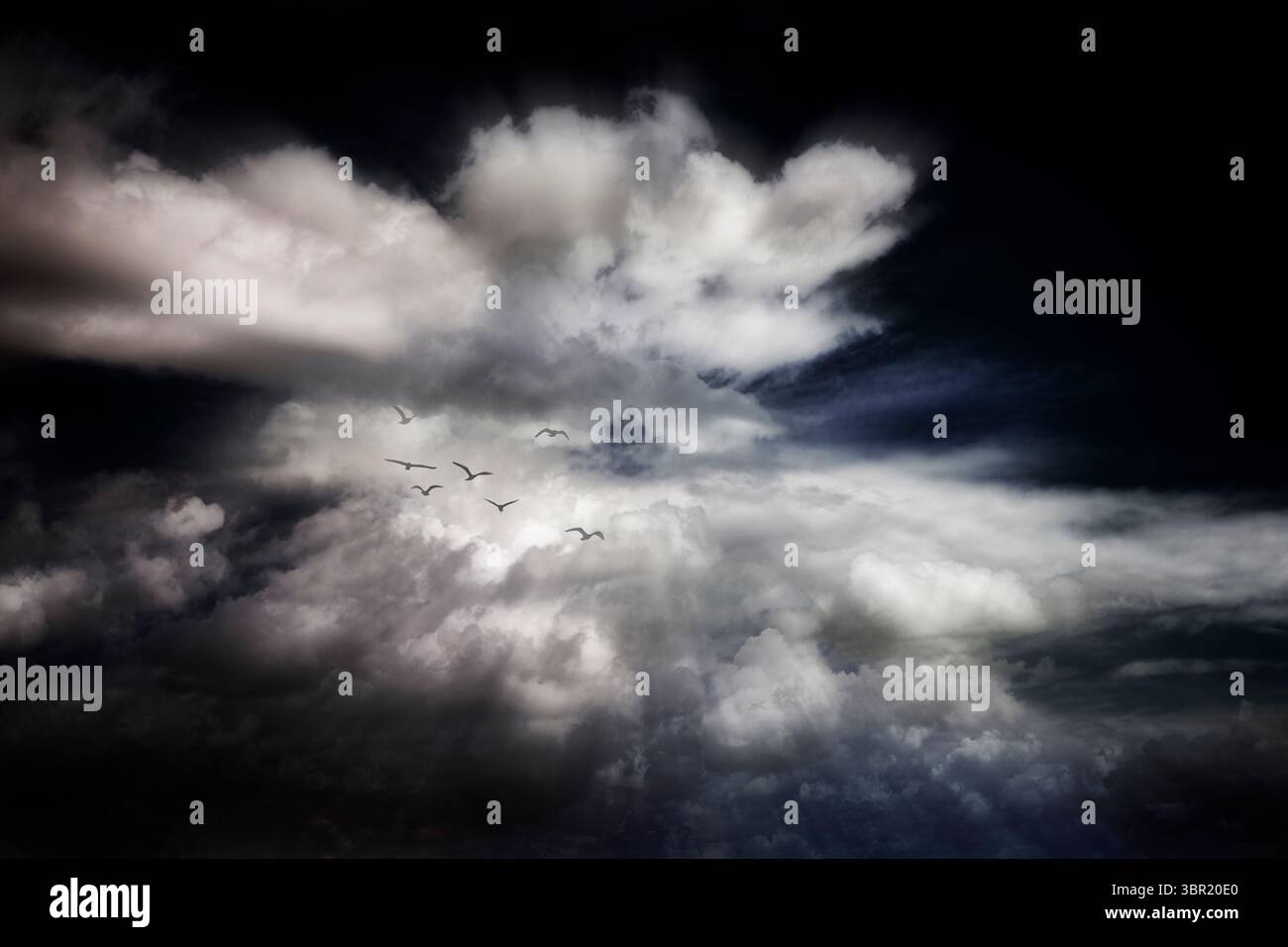 ART PHOTOGRAPHIQUE : 'Cloudbusting' une formation de nuages dramatique par Edmund Nagele FRPS Banque D'Images