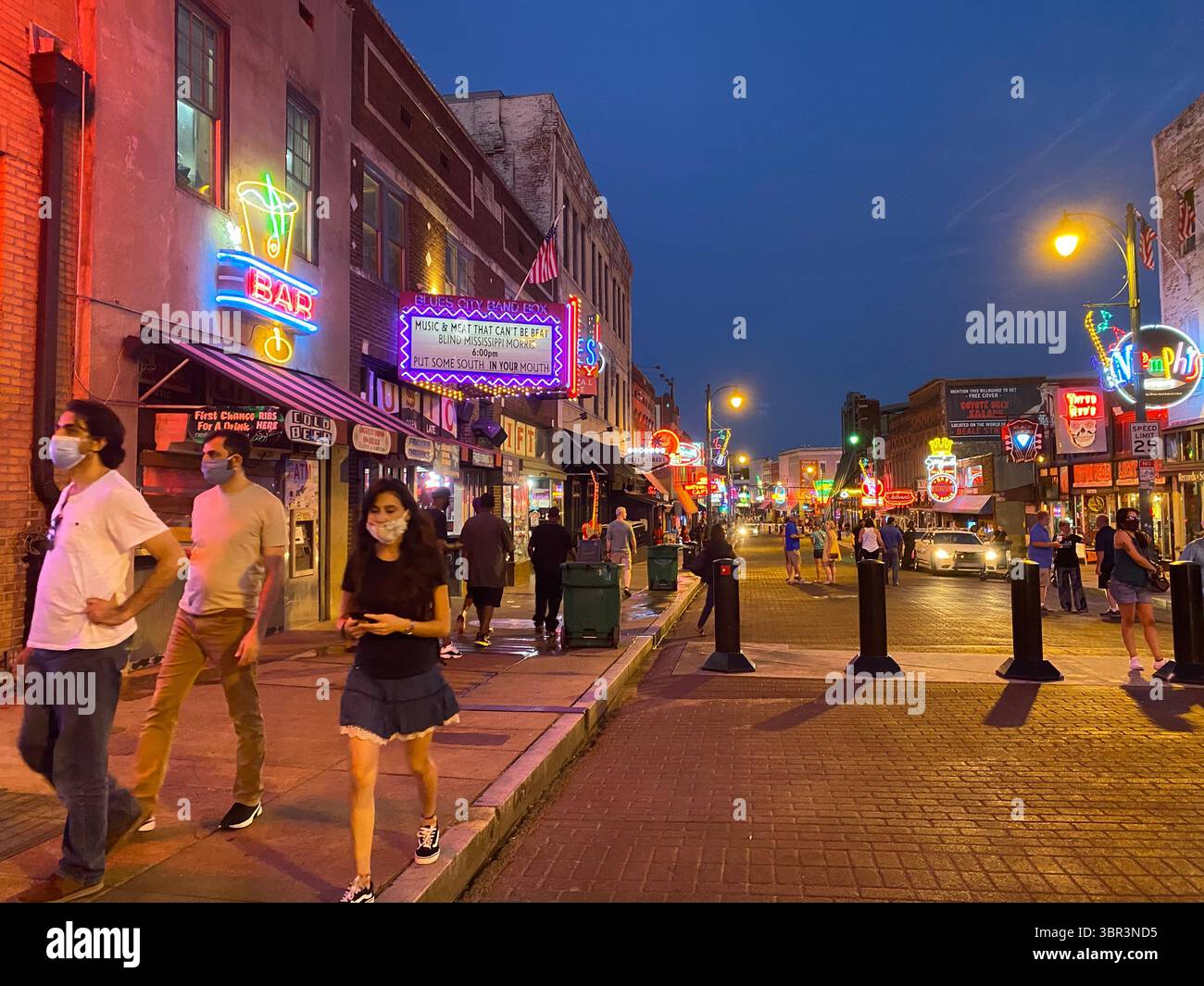 10 juillet 2020, Memphis, Tennessee, États-Unis : Beale Street, une destination de voyage populaire et une rue emblématique à Memphis, Tennessee le 10 juillet 2020. Les foules sont maigres en raison de la pandémie de COVID-19, car moins de gens voyagent cet été. Memphis abrite une vaste liste de projets de revitalisation urbaine. (Crédit image : © Karen Focht/ZUMA Wire) Banque D'Images