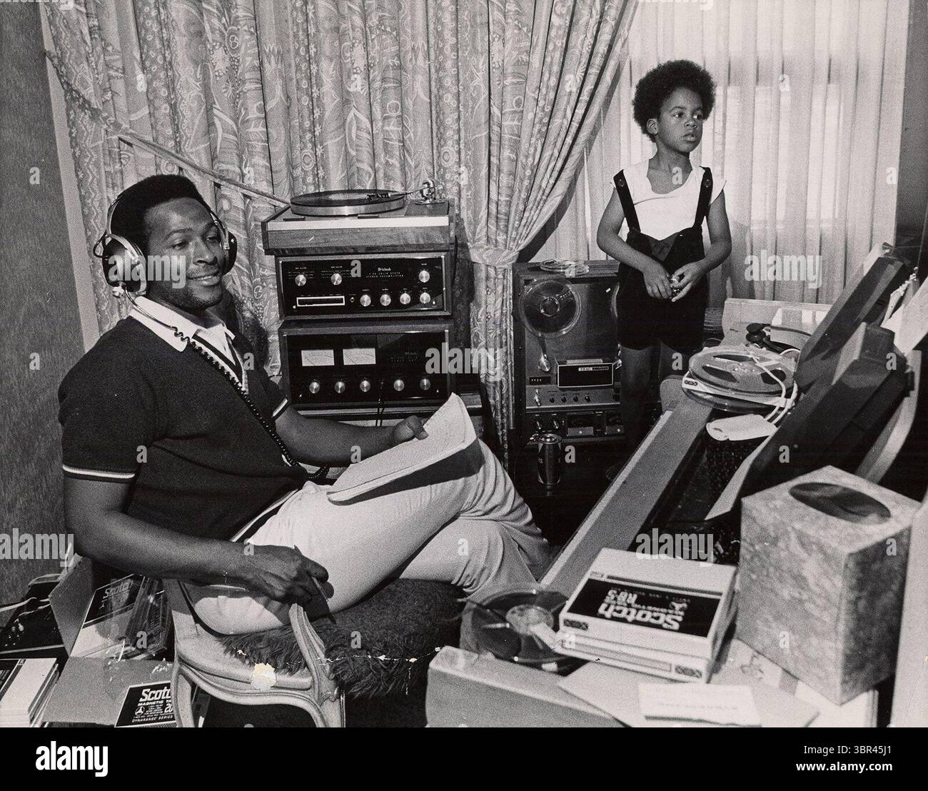 14 juillet 2020, États-Unis : Marvin Gaye chez lui avec son fils Marvin Gaye III. (crédit image : © TNS via ZUMA Wire) Banque D'Images