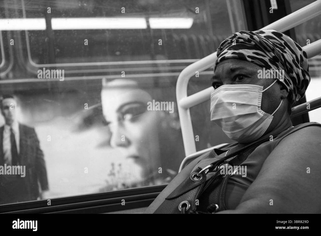 14 août 2020, New York, New York, États-Unis : passager de bus. (Crédit image : © John Marshall Mantel/ZUMA Wire) Banque D'Images