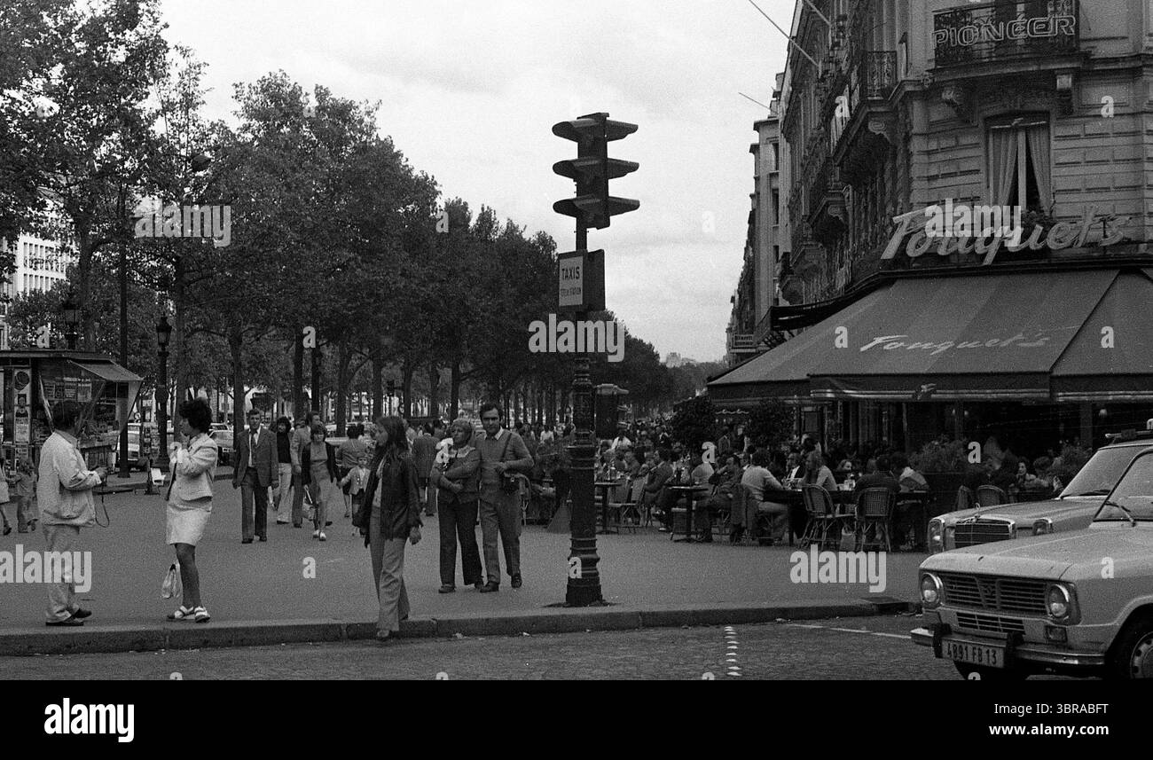 Paris, France - 1974 : Brasserie Fouquet's Restaurant Banque D'Images