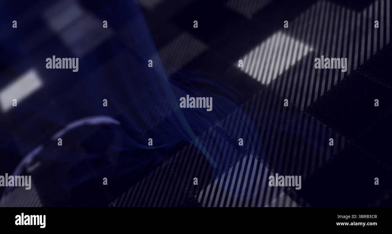 Montrant la grille en damier chatoyant dans le studio avec de fines rayures diagonales et un cylindre à poils Banque D'Images