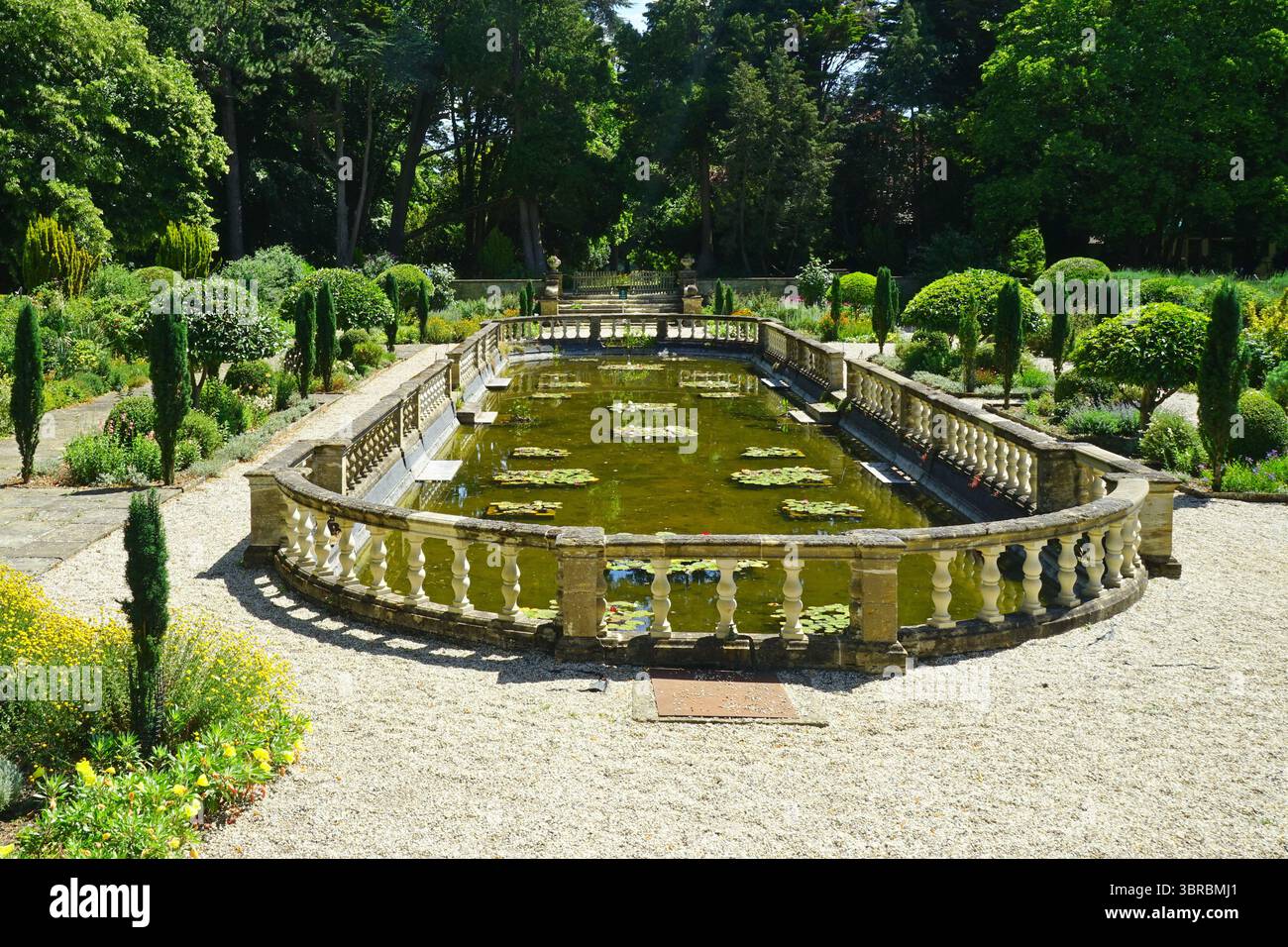 Harold Peto's Italian Garden au Gardens of Easton Lodge Banque D'Images