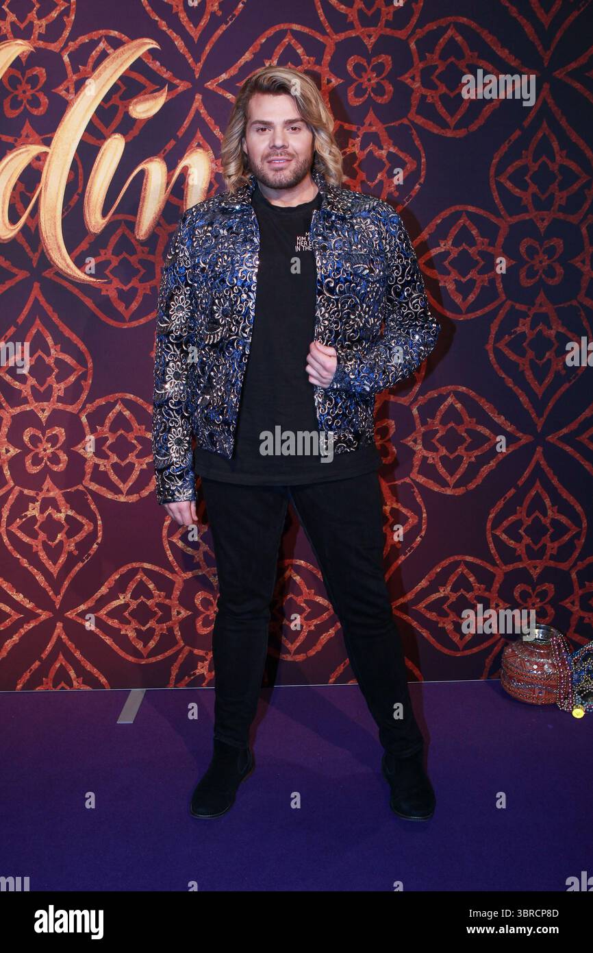 Justin Hill marche sur le tapis rouge pour la première d’Aladdin de Disney, Event Cinemas Sydney Banque D'Images