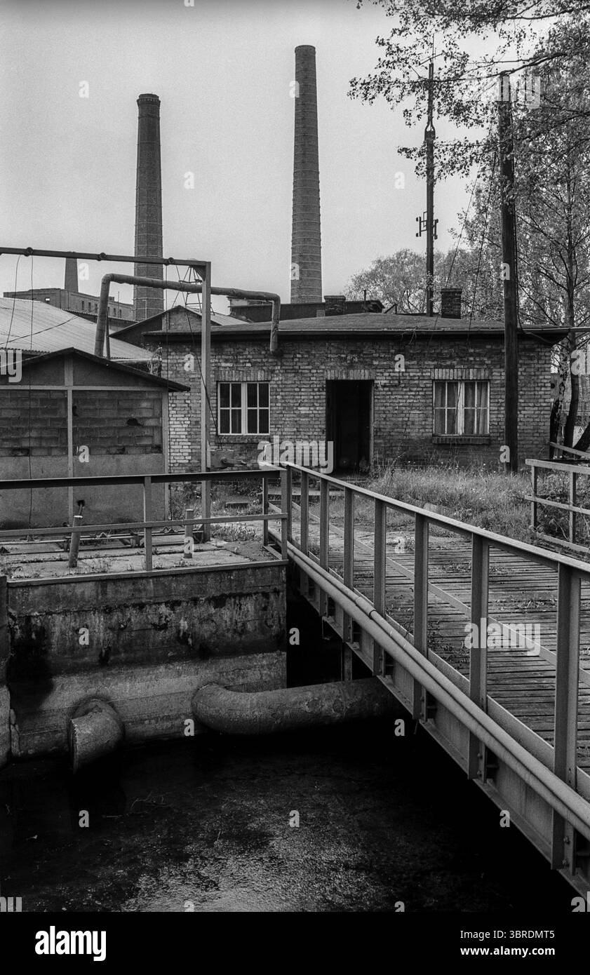 Allemagne, Finow, 11 mai 1992, Eberswalde-Finow, cheminées, Finow canal, usine désaffectée Banque D'Images