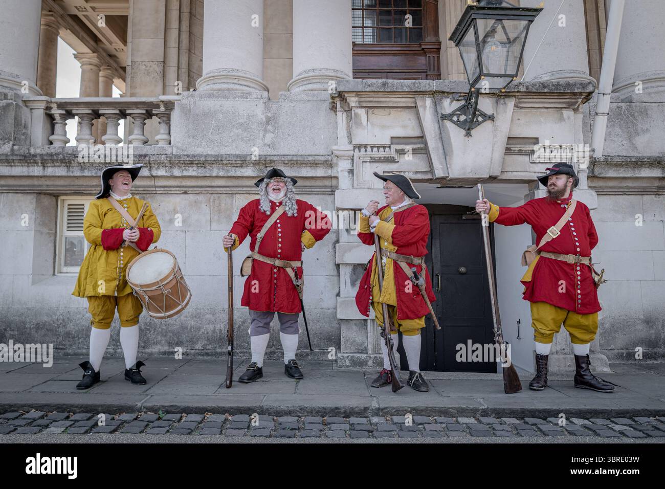 Londres, Royaume-Uni. 12 juillet 2025. L'événement du week-end de l'âge d'or de la piraterie s'est tenu dans le parc de l'Old Royal Naval College à Greenwich. « L’âge d’or de la piraterie » est généralement défini comme la période entre 1650 et 1720, au cours de laquelle plus de 5 000 pirates auraient navigué sur les mers. Crédit : Guy Corbishley/Alamy Live News Banque D'Images