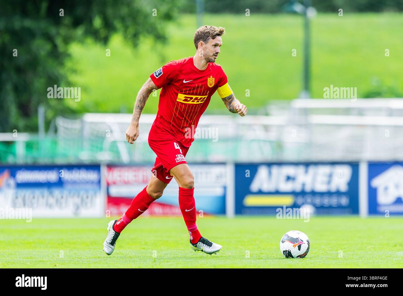 Kössen, Autriche. 05 juillet 2025. Kian Hansen (4) du FC Nordsjaelland vu lors d’un match d’entraînement contre Panathinaikos dans le cadre du camp d’entraînement de pré-saison du club danois de Superliga FC Nordsjaelland à Kössen, en Autriche. Banque D'Images