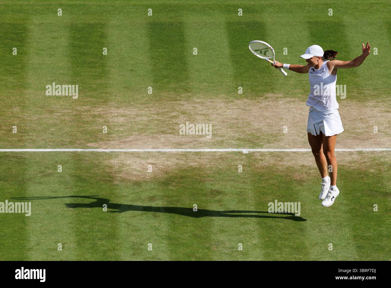 Wimbledon, Royaume-Uni. 12 juillet 2025. IgA Swiatek (POL) remporte le championnat de Ladie à Wimbledon 2025. Crédit : Corleve/Alamy Live News Banque D'Images