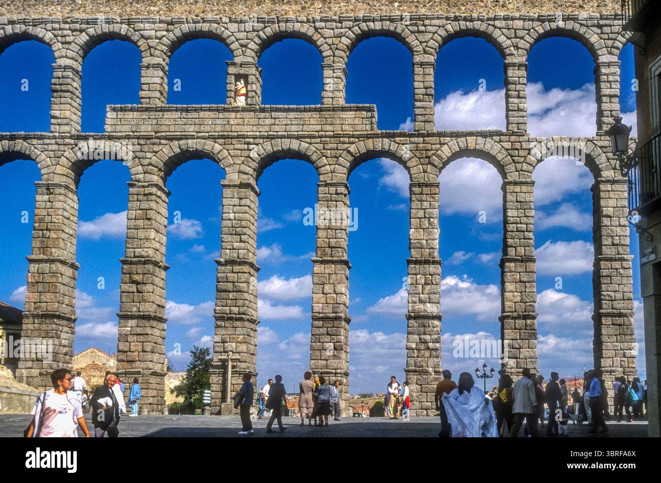 1997 photographie d'archive de l'aqueduc romain de Ségovie, Espagne. Banque D'Images