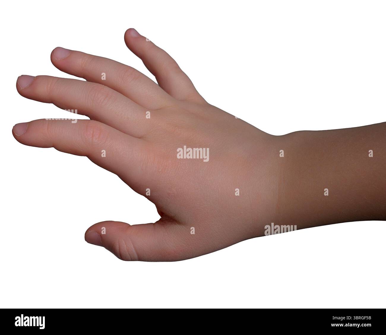 La main d'un enfant tend la main de manière ludique sur un fond lumineux. Banque D'Images