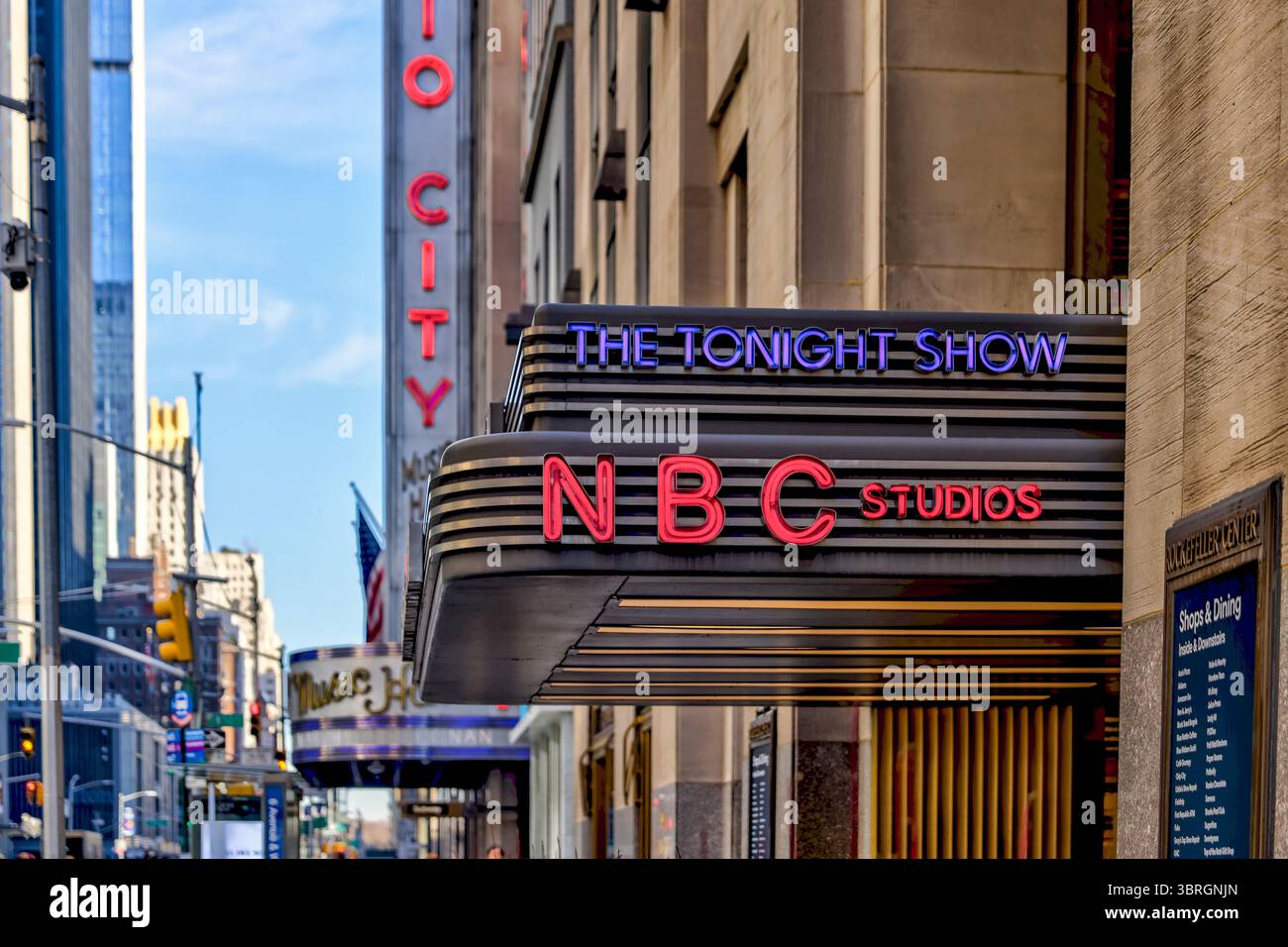 New York, New York - 21 février 2022 : affichage pour The Tonight Show et NBC Studios au 30 Rockerfeller Centre à York Banque D'Images