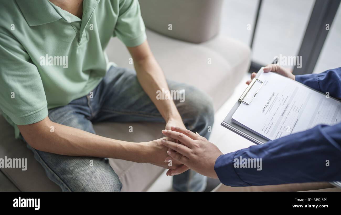 Psychothérapie professionnelle prendre note pendant le rendez-vous patient discutant des problèmes de santé mentale avec le psychologue santé mentale Banque D'Images
