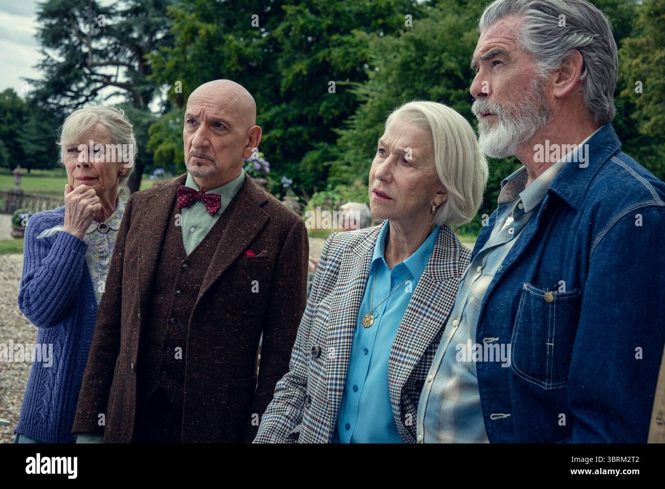 DATE DE SORTIE : 28 août 2025 TITRE : The Thursday Murder Club STUDIO : Amblin Entertainment DIRECTOR : Chris Columbus PLOT : quatre retraités irrépressibles passent leur temps à résoudre des meurtres de cas froids pour le plaisir, mais leur sleuthing décontracté prend un tour passionnant quand ils se retrouvent avec un vrai whodunit sur leurs mains. EN VEDETTE : HELEN MIRREN dans le rôle d'Elizabeth, PIERCE BROSNAN dans le rôle de Ron, BEN KINGSLEY dans le rôle d'Ibrahim, CELIA Imrie dans le rôle de Joyce. (Crédit image : © Amblin Entertainment/Entertainment Pictures/ZUMAPRESS.com) USAGE ÉDITORIAL UNIQUEMENT ! Non destiné à UN USAGE commercial ! Banque D'Images