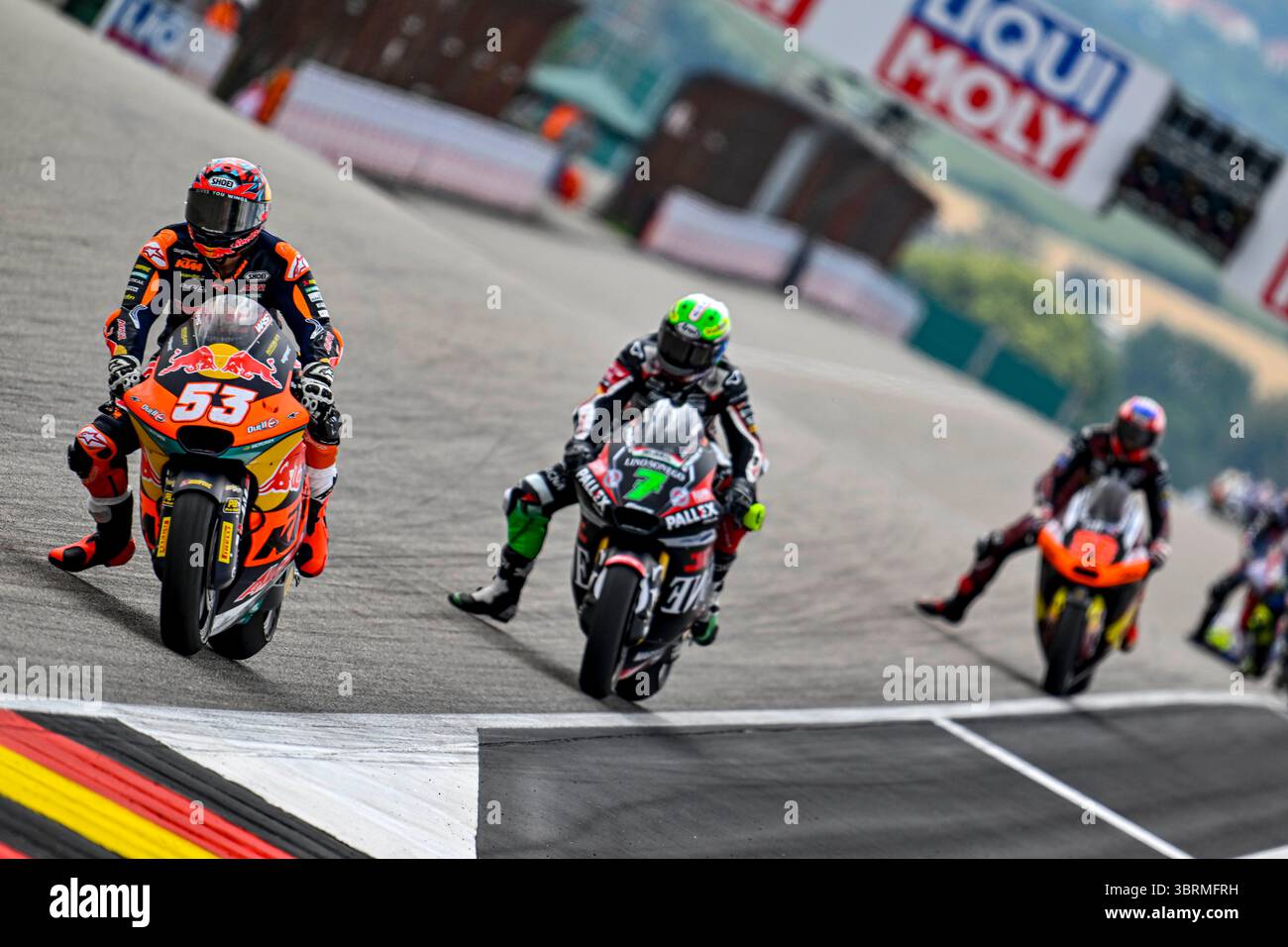 Hohenstein Ernstthal, Allemagne. 13 juillet 2025. 53 ONCU Deniz (tur), Red Bull KTM Ajo, Kalex Moto2, action avec 07 BALTUS Barry (bel), Fantic Racing Lino Sonego Moto2 lors du Grand Prix Moto 2 Motul Liqui Moly 2025 d'Allemagne, GP d'Allemagne, sur le circuit de Sachsenring, du 11 au 13 juillet, en Allemagne - photo Studio Milagro/DPPI crédit : DPPI Media/Alamy Live News Banque D'Images